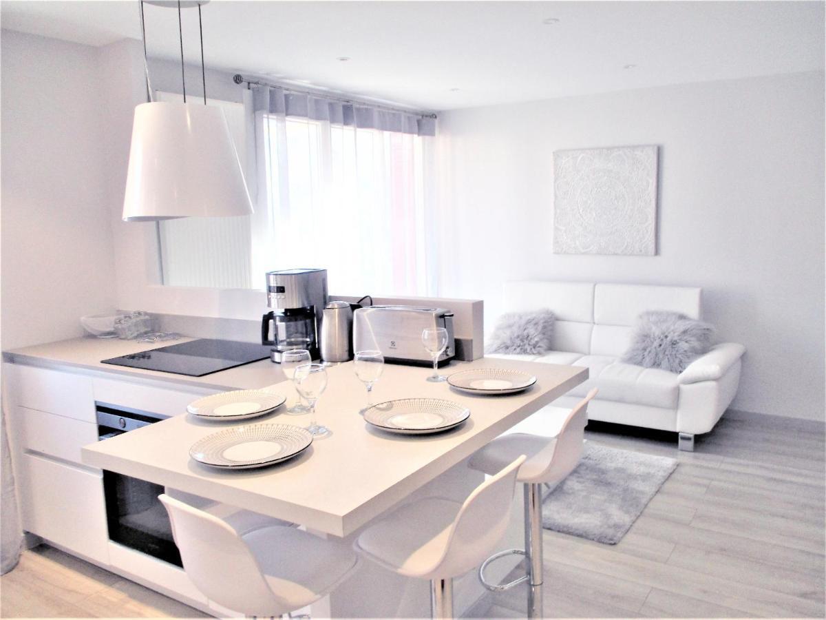 Le White Cosy A 5 Minutes Du Lac Avec Parking Privatif Gratuit Annecy Exteriör bild