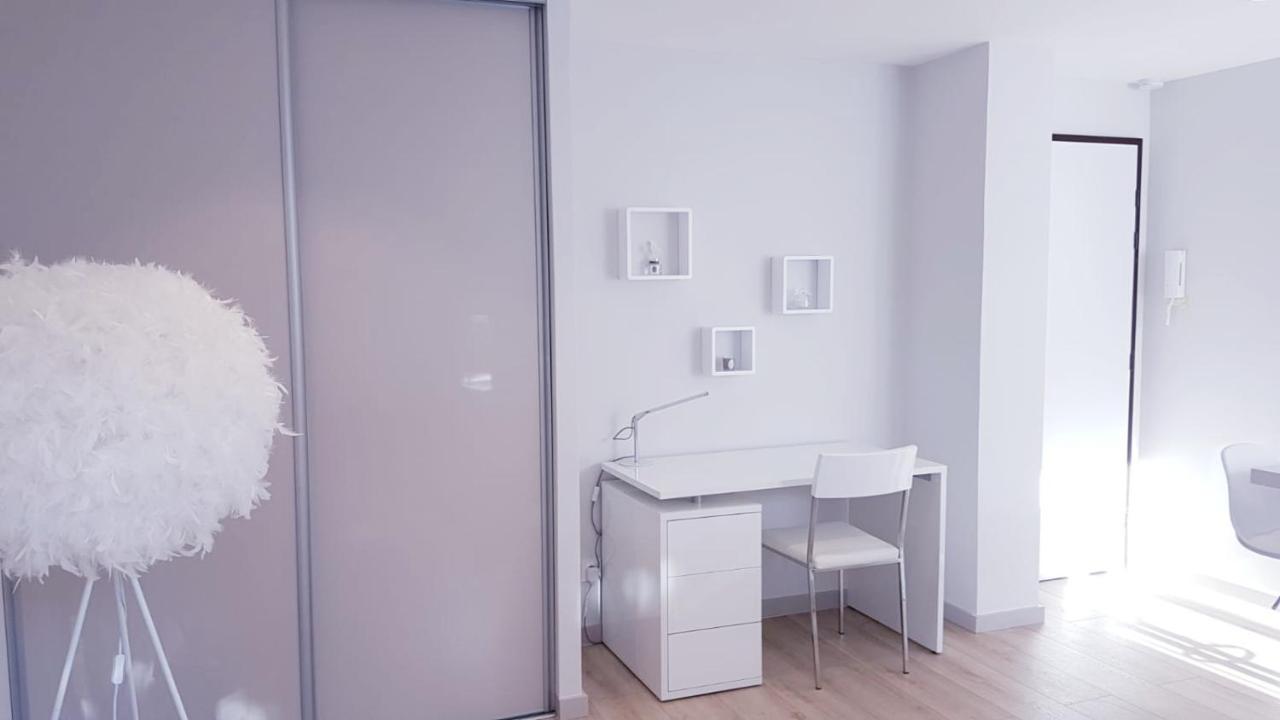 Le White Cosy A 5 Minutes Du Lac Avec Parking Privatif Gratuit Annecy Exteriör bild
