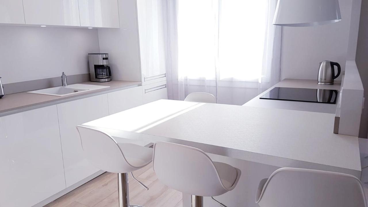 Le White Cosy A 5 Minutes Du Lac Avec Parking Privatif Gratuit Annecy Exteriör bild