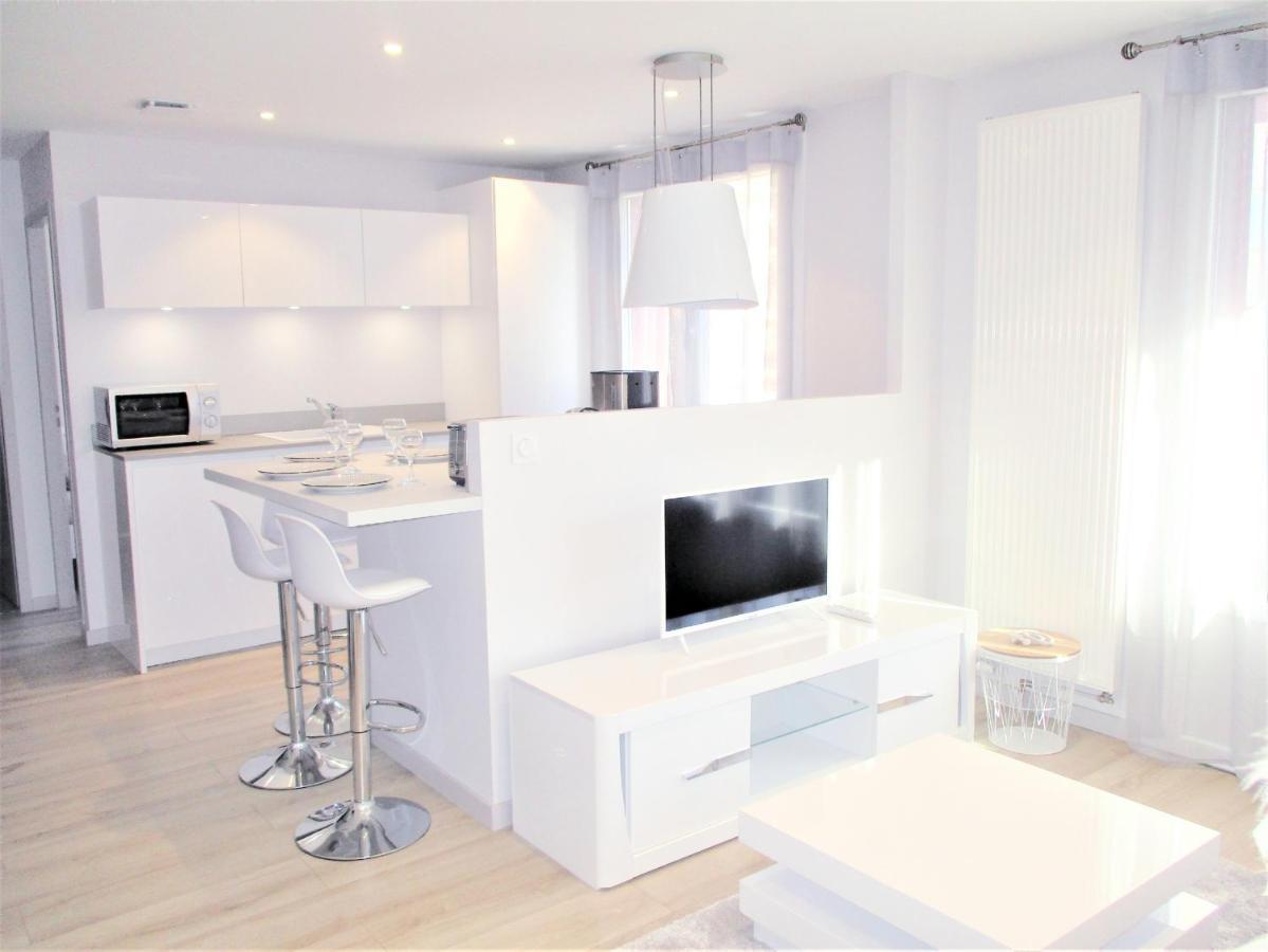Le White Cosy A 5 Minutes Du Lac Avec Parking Privatif Gratuit Annecy Exteriör bild