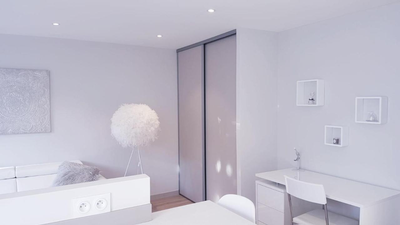 Le White Cosy A 5 Minutes Du Lac Avec Parking Privatif Gratuit Annecy Exteriör bild