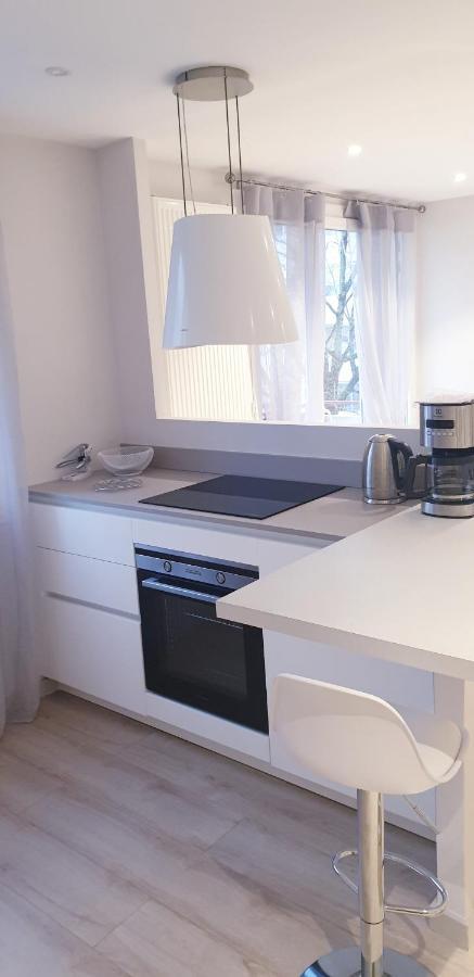 Le White Cosy A 5 Minutes Du Lac Avec Parking Privatif Gratuit Annecy Exteriör bild