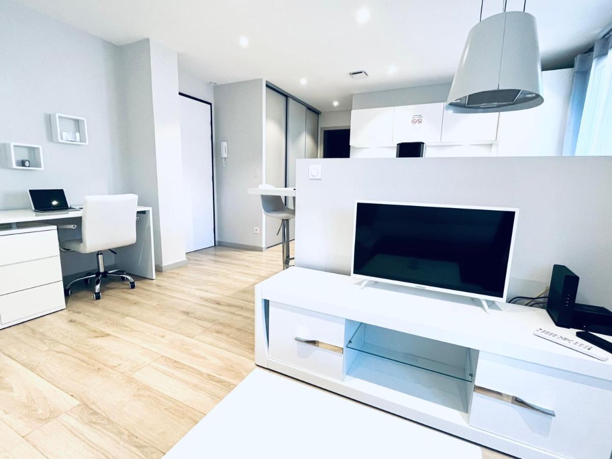 Le White Cosy A 5 Minutes Du Lac Avec Parking Privatif Gratuit Annecy Exteriör bild