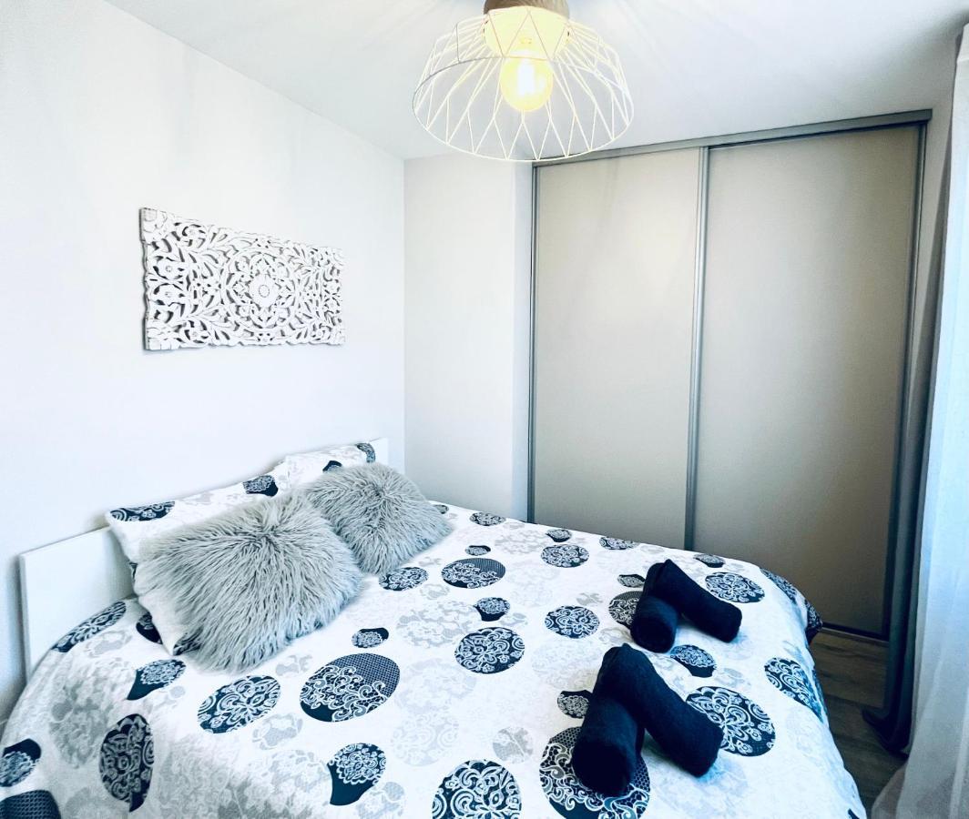 Le White Cosy A 5 Minutes Du Lac Avec Parking Privatif Gratuit Annecy Exteriör bild